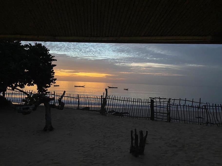 Case Beach Ngalou Sessene Buitenkant foto