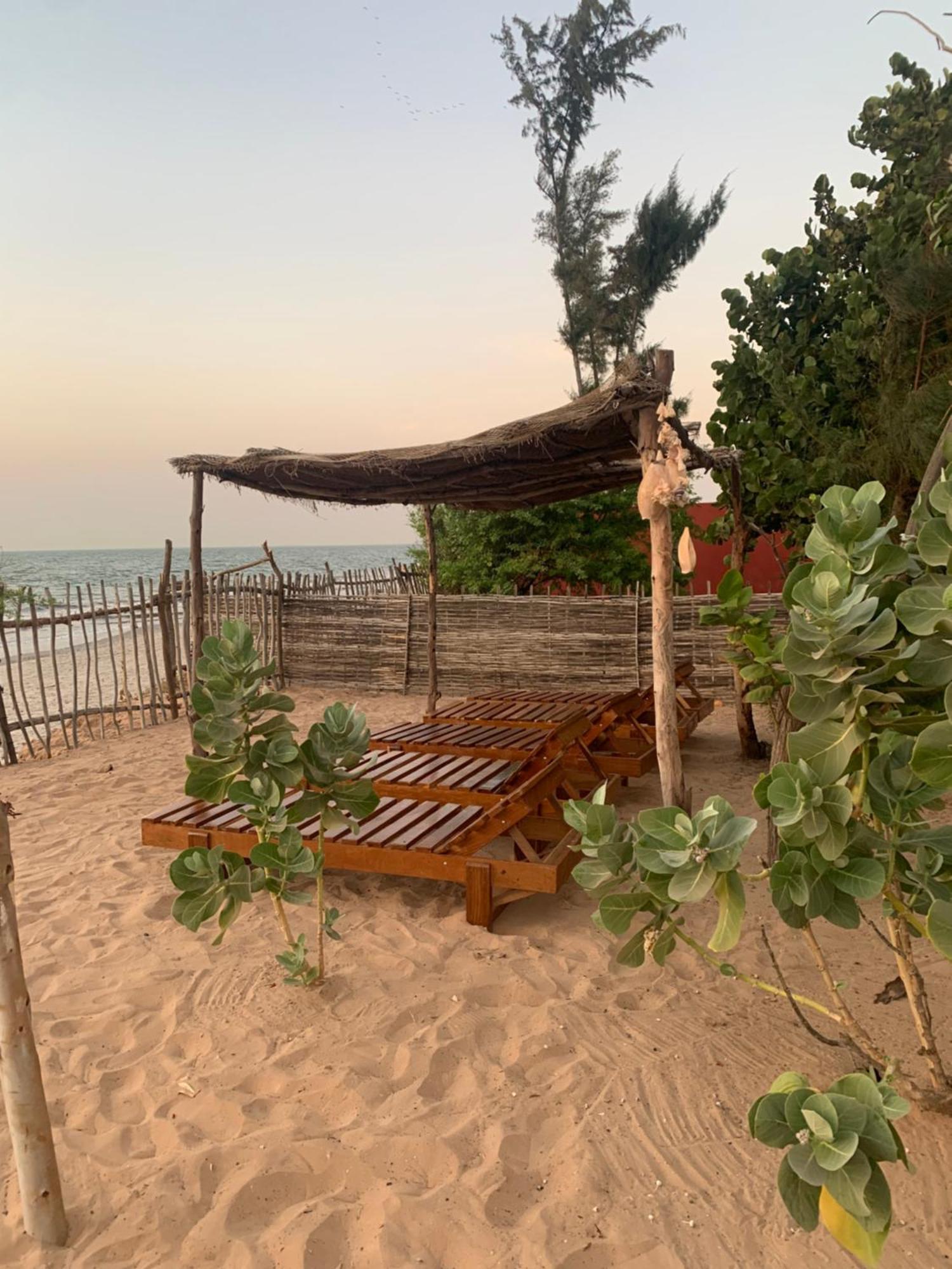 Case Beach Ngalou Sessene Buitenkant foto